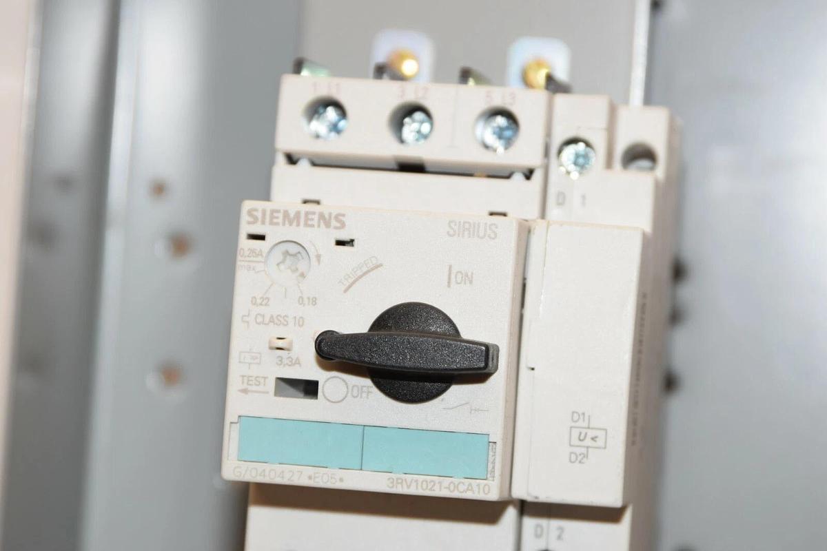 Siemens Starter 11CD3BG 3PH 3P 0.18-0.25A Manual Starter 230v (NEW)