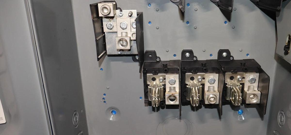 Used Square D 200A Safety Switch Disconnect H364 200 Amp Fusible 3P 4W 600v