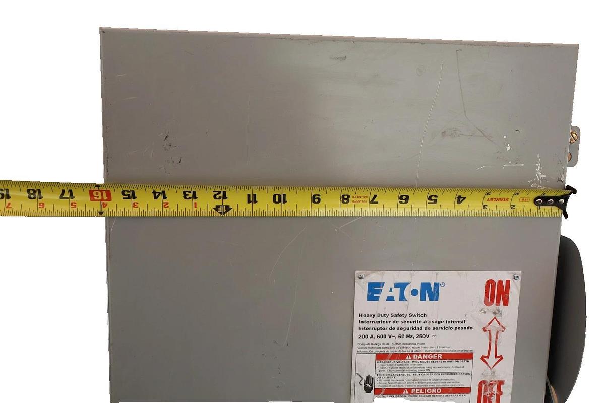 Used Eaton 200A Heavy Duty Safety Switch Disconnect D324N 3-Pole 4-Wire 200Amp