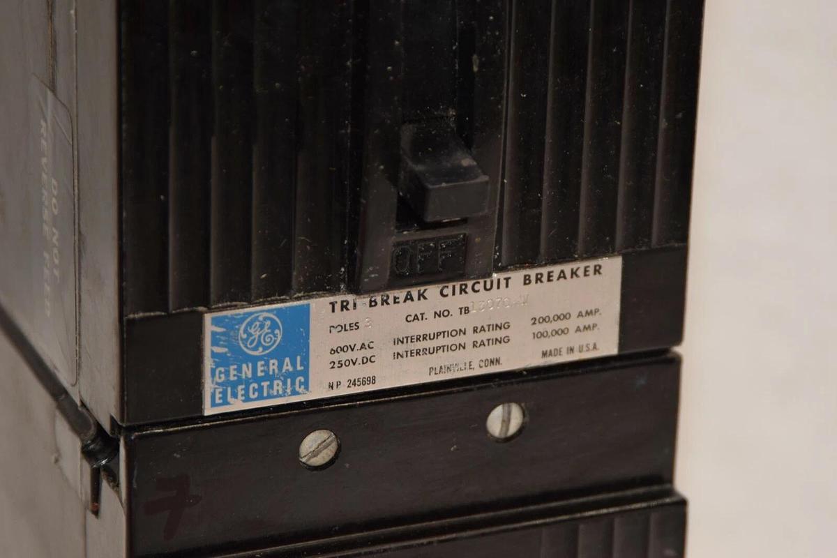 Used GE GENERAL ELECTRIC TB13070AW 70A 70 Amp 70A 600Vac 3P Circuit Breaker