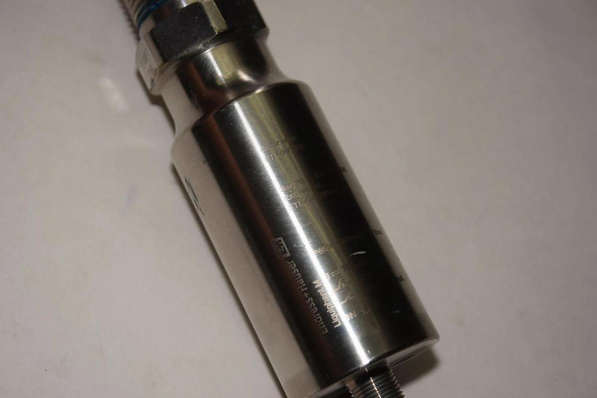 Used ENDRESS & HAUSER FTL50-7132/0 LEVEL SENSOR