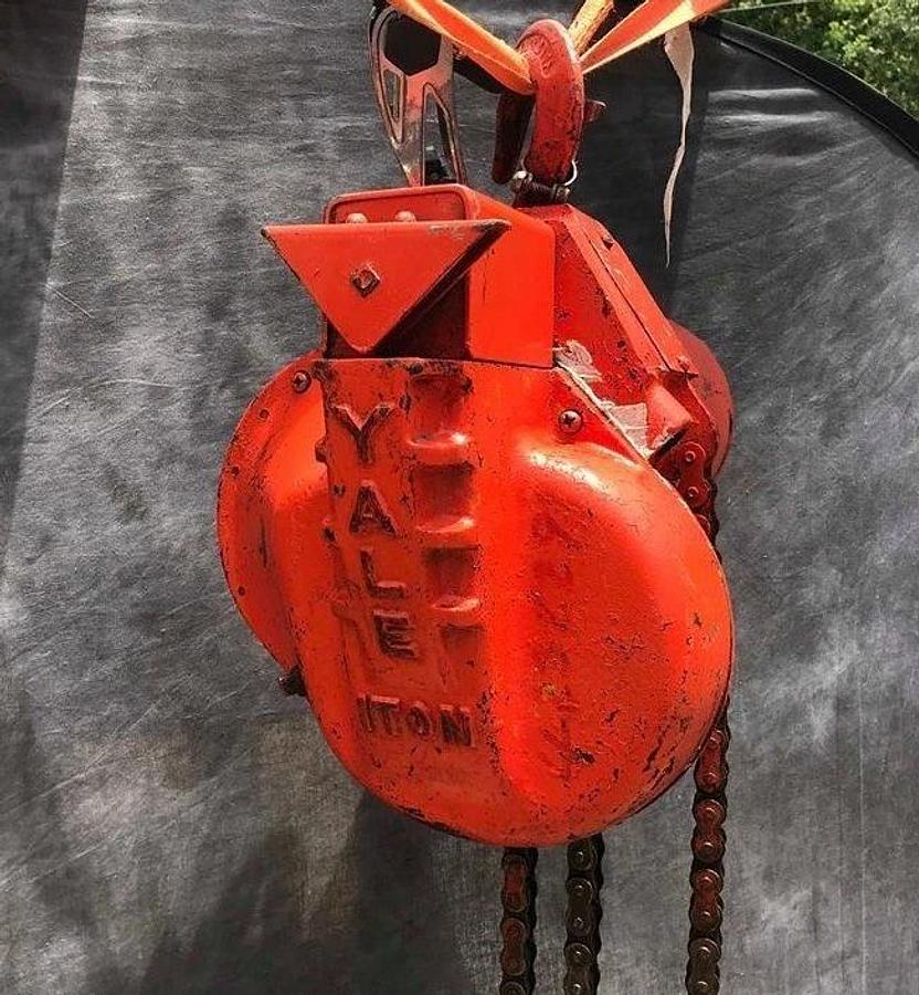 Used Yale chain hoist 1 ton 2000 lb 10' Chain Drop  5K48DC1A 3/4HP 3Ph 208-220v