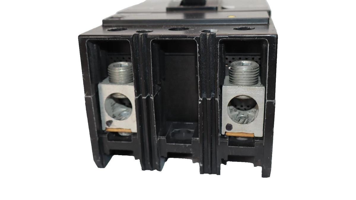 Used Square D KAL26200WBB 200A Amp 3 Pole Circuit Breaker