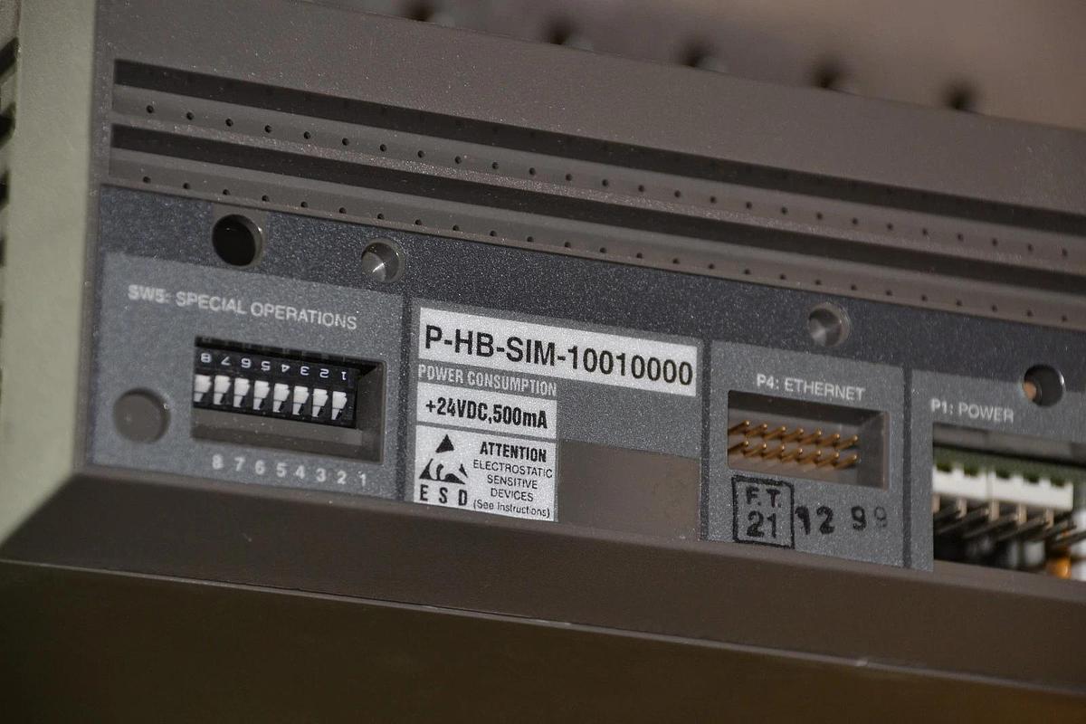 Used BAILEY CONTROLS P-HB-SIM-10010000 PHBSIM10010000 SIM100 Module