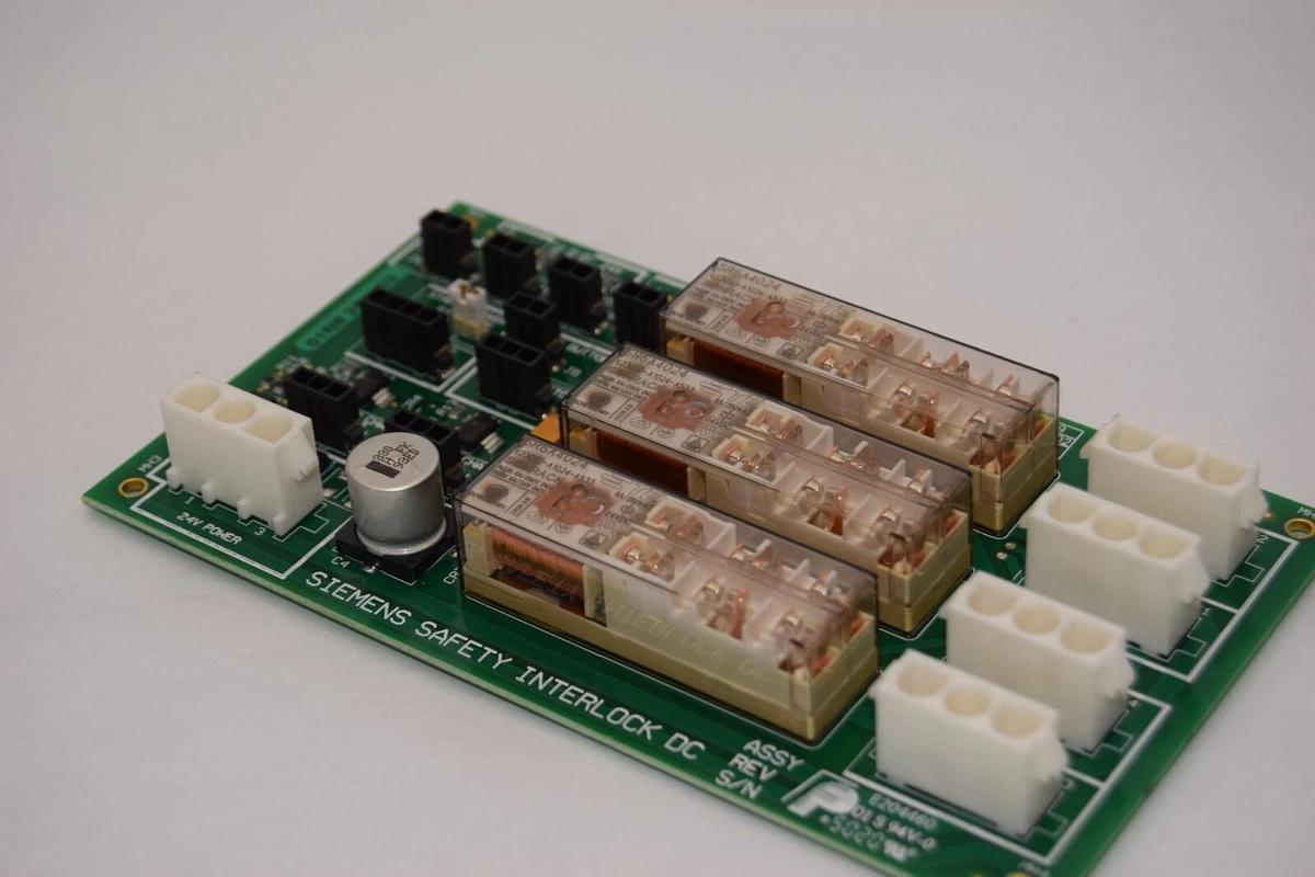 Used SIEMENS CV_11265389 E1 , E204460 Safety Interlock DC Board Card