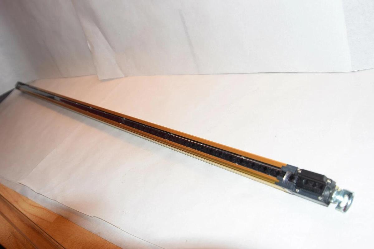 Used SUNX SF4B-H64-01 D V2 Emitter Safety light curtain Matsushita Electric PANSONIC