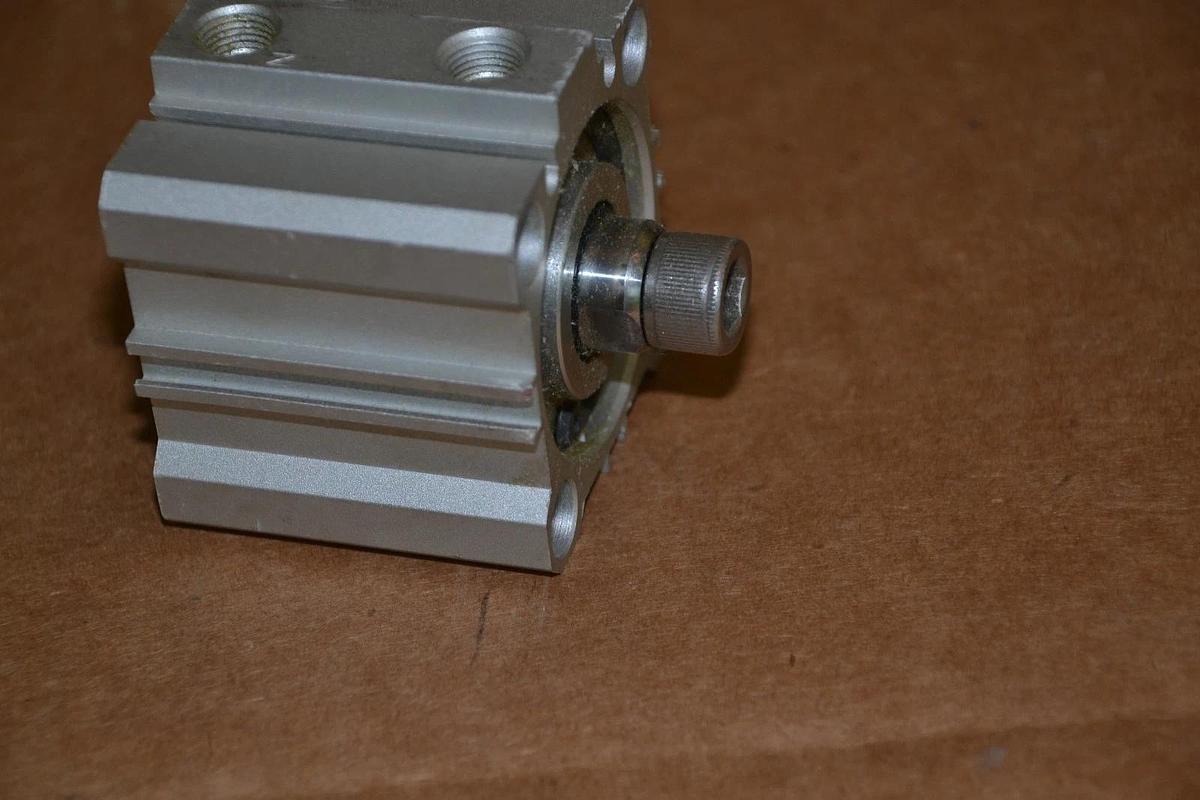 SMC Compact Cylinder NCQ2B40-20DC NCQ2B40 20DC 145psi 1MPa NEW