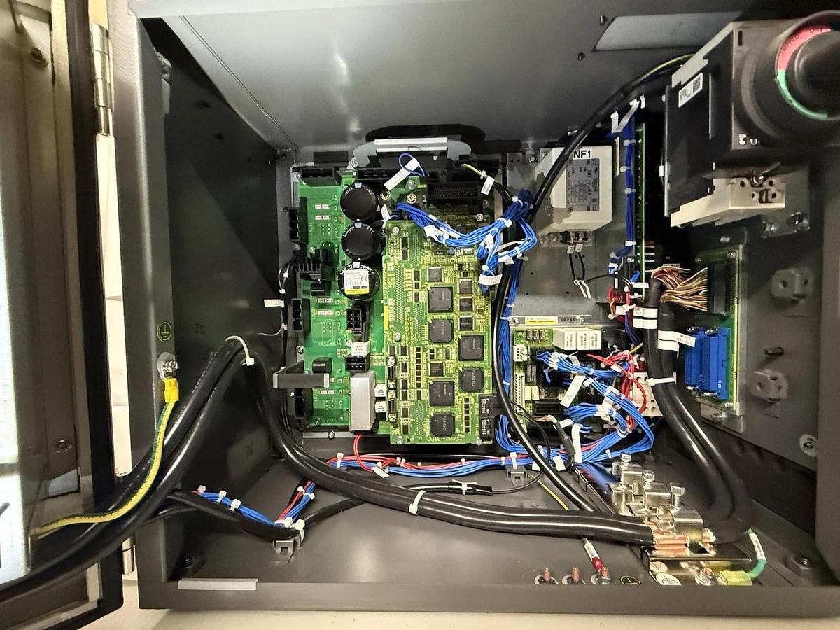 Refurbished Fanuc LR Mate 200iD Industrial Robot Controller A05B-2651-B011, for Robot Arm