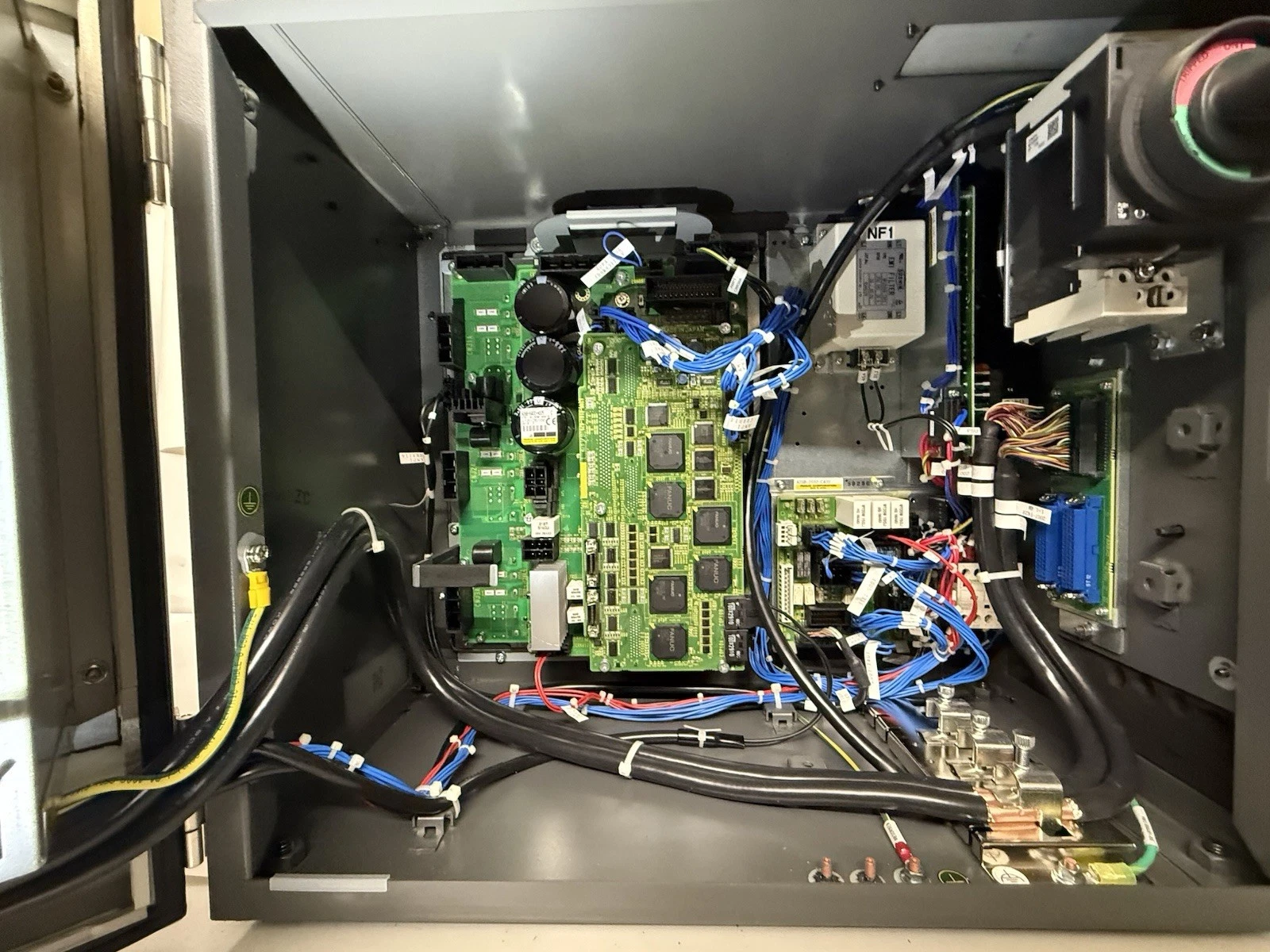 Refurbished Fanuc LR Mate 200iD Industrial Robot Controller A05B-2651-B011, for Robot Arm