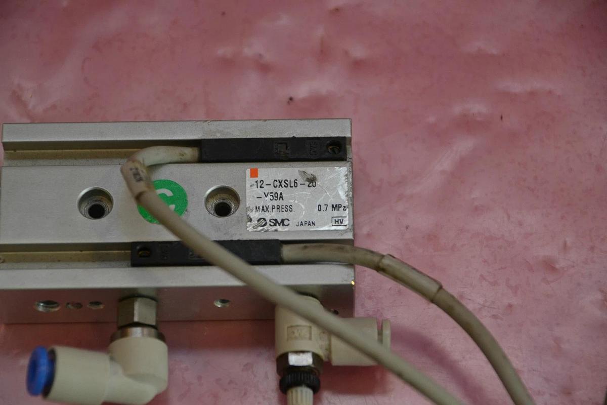 Used SMC GUIDE DUAL ROD 12-CXSL6-40-Y59A 12CXSL640Y59A 12 CXSL6 40 Y59A