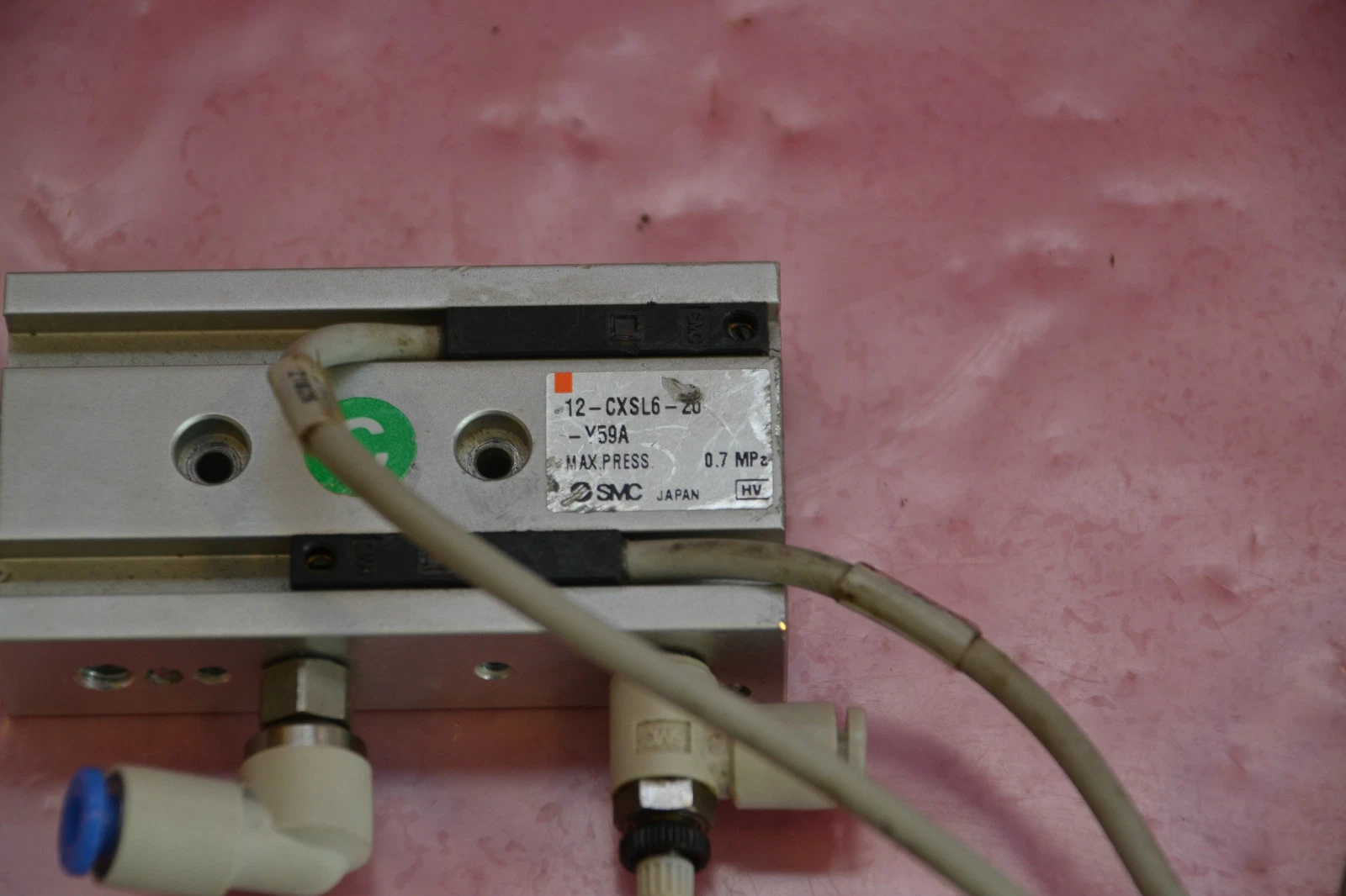 Used SMC GUIDE DUAL ROD 12-CXSL6-20-Y59A 12CXSL620Y59A 12 CXSL6 20 Y59A