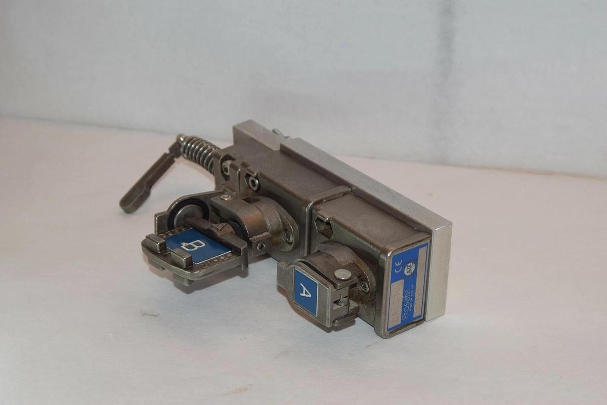 Used ALLEN BRADLET  DALE10 KEY EXCHANGE  Prosafe Guardmaster 150485 A B