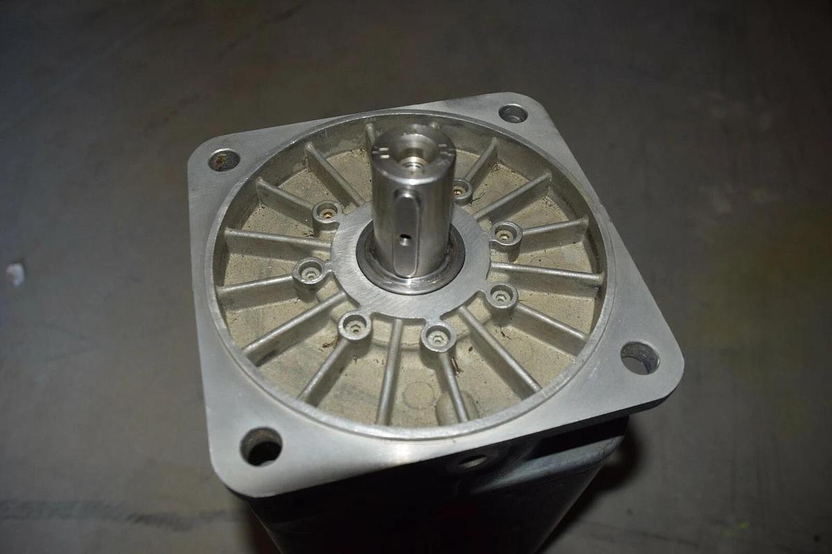 Used SIEMENS Permanent Magnet Motor 1FT5106-0AA01-2-Z  1FT51060AA012Z