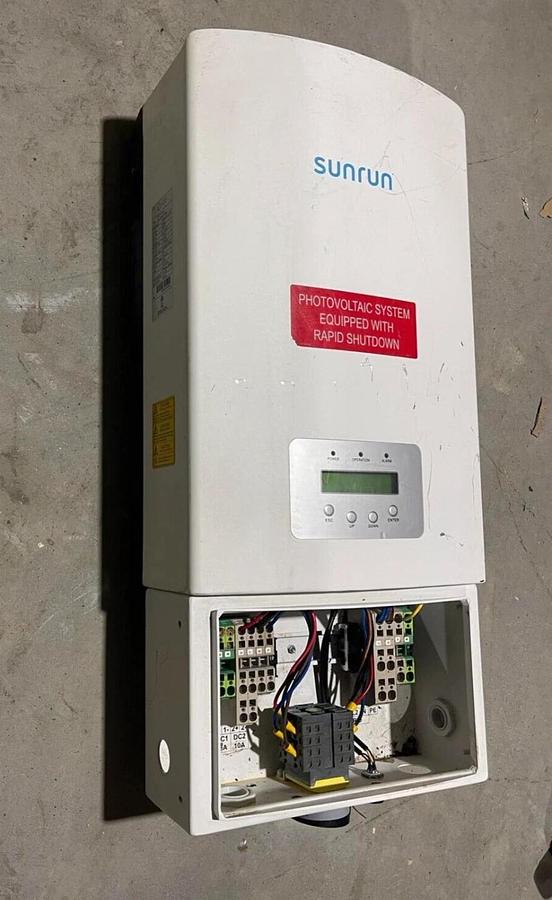 Used Solis Sunrun Grid-Tie Non-Isolated Inverter Solis-4K-2G-US-SUN 0/240v 4000w