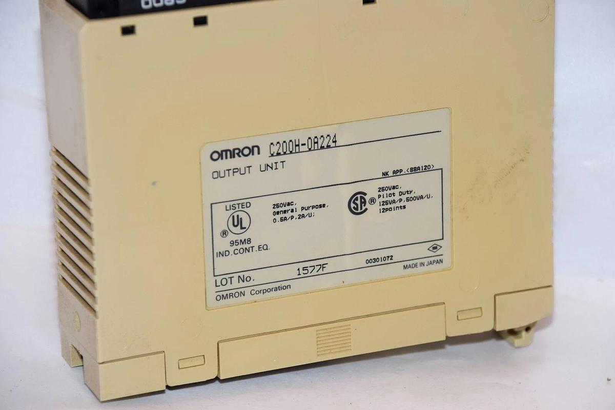 Used OMRON C200H-0A224 C200H0A224 250Vac 0.5A/Point , 2A/Unit Output Unit Module