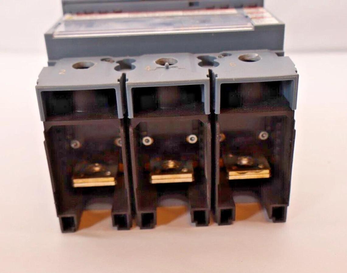 Siemens Circuit Breaker 150A 150 Amp 3VA5 3VA5215-5EC31-0AA0 TM230 *NEW Take Out