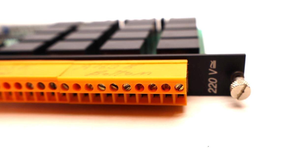 Used B & R B&R BuR A163 220V Output PLC Module Board