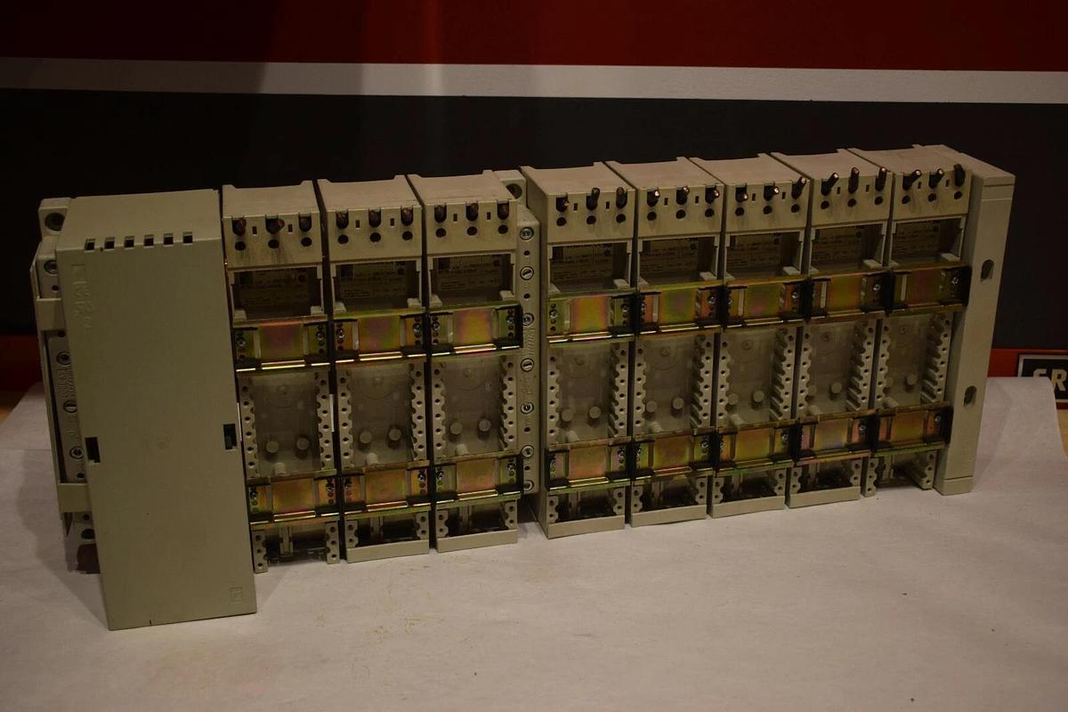 Used RITTAL RILINE BUSBAR SYSTEM SV3442 SV3041.000 250A 500V