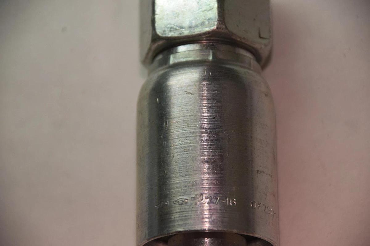 (New) Parker  Fitting P77-16 1" Hose X 1" Female  77-16 OF7S11 CF7S11