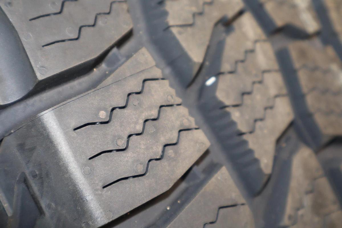 Used (NEW) COOPER 275/60R20 , 122 Discoverer All-Terrain (1) Tire  275/60/20