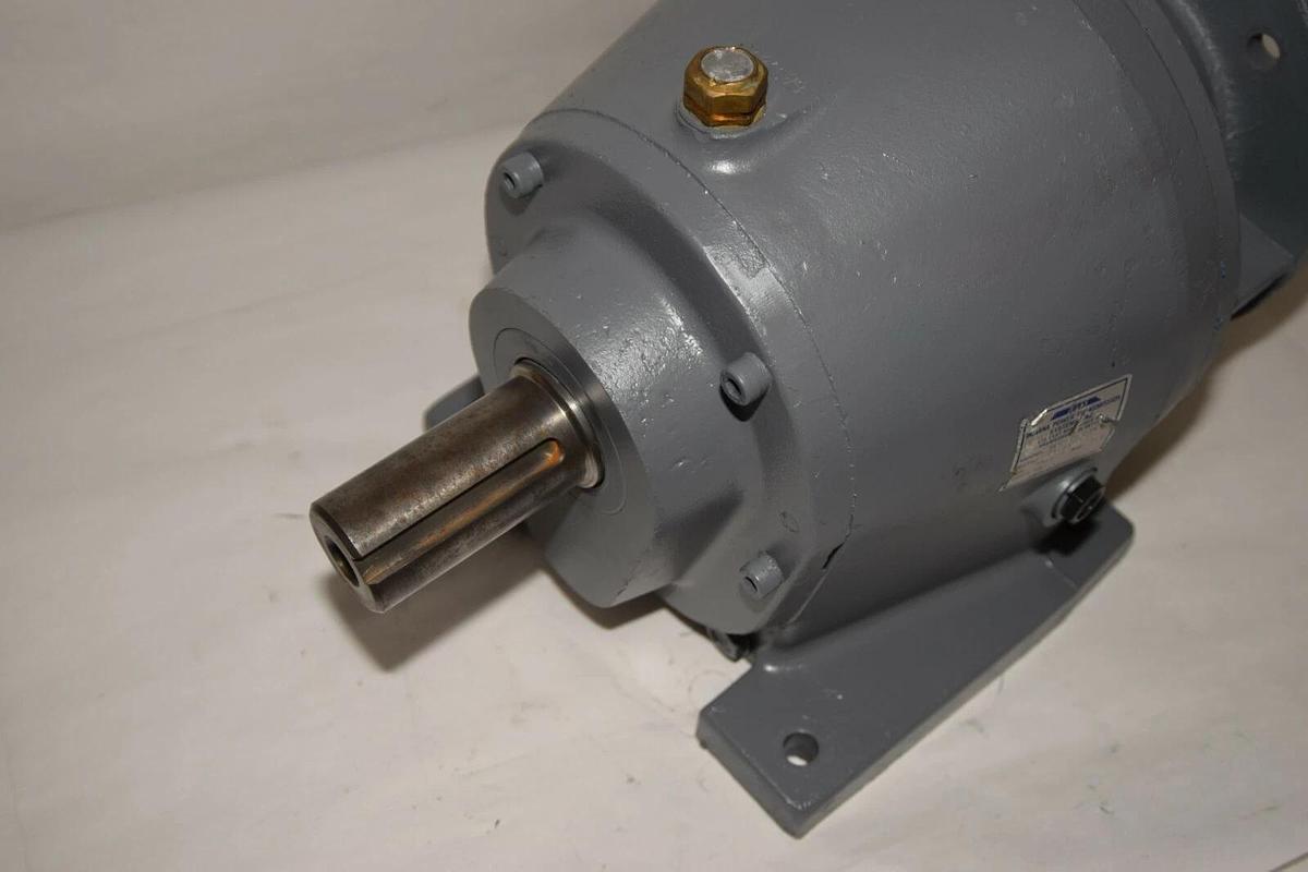 Refurbished IPTS HQD-C-180C 21.146:1 7.4Hp 1-5/8" Shaft Gear Box / Speed Reducer