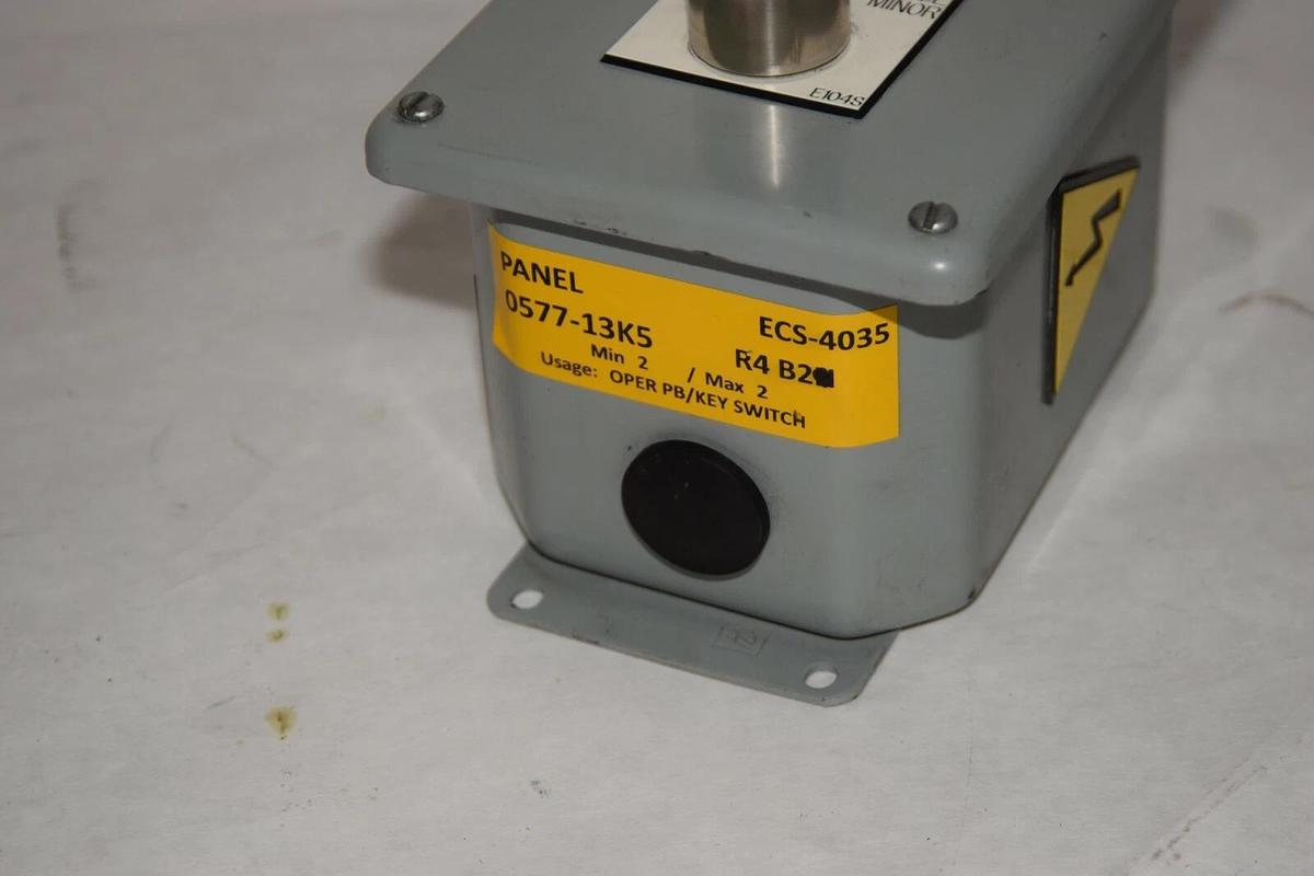 Used HOFFMANN ED2PBM Enclosure ECS-4035 0577-13K5 R4B2 2 5Pin Push Button Key Switch