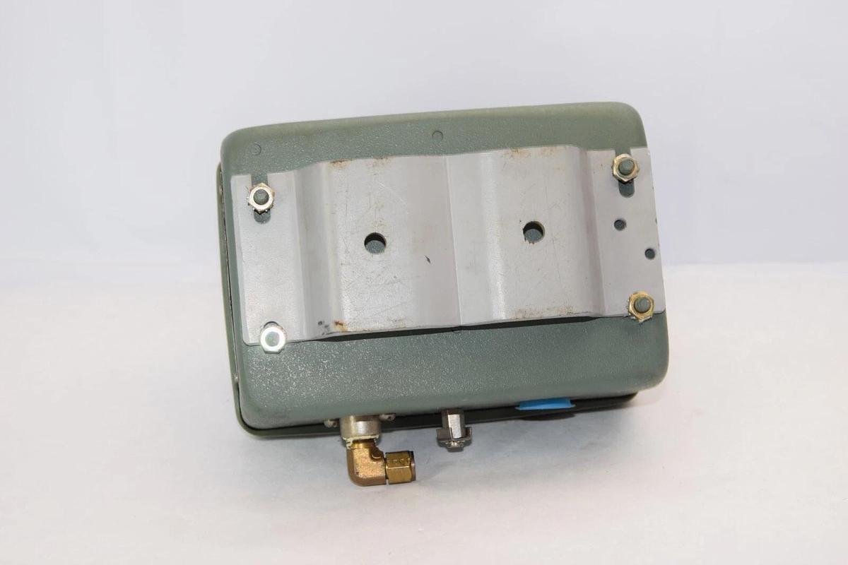 (NEW) FOXBORO E92-FFN2I 24-50Vdc 3-15pi 4-20Ma Air To Current Converter