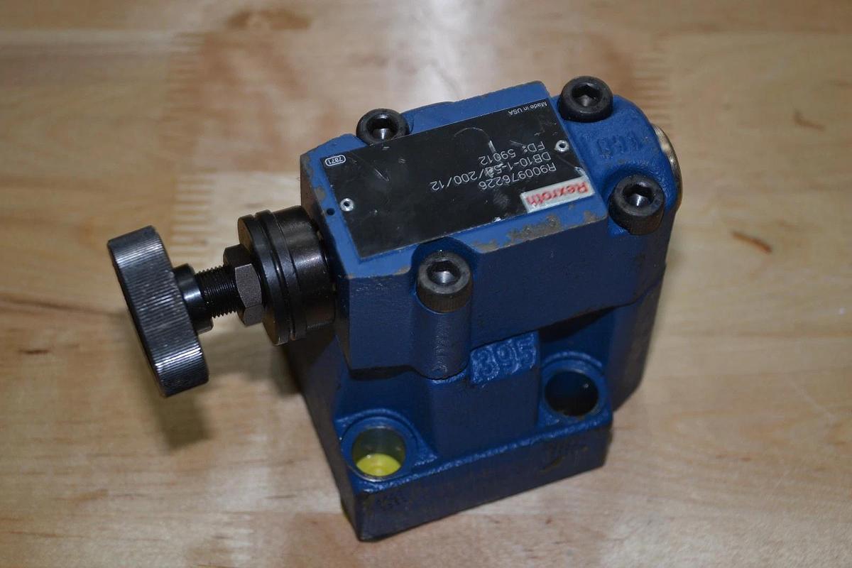 Used Rexroth Directional Valve DB10-1-52/200/12 DB10 1-52/200/12 R900976226