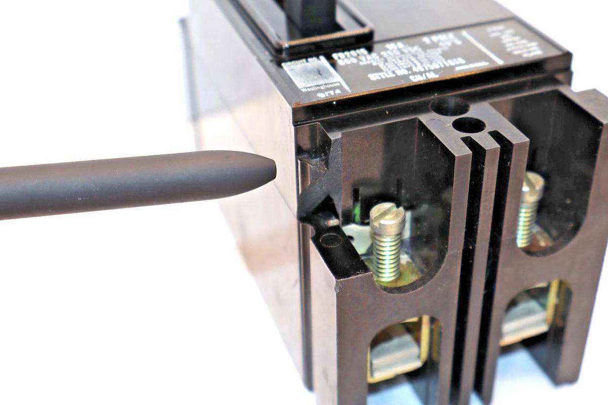 Westinghouse Circuit Breaker EB2015 15A 15 Amp 2P 2 pole (New - Chipped*)