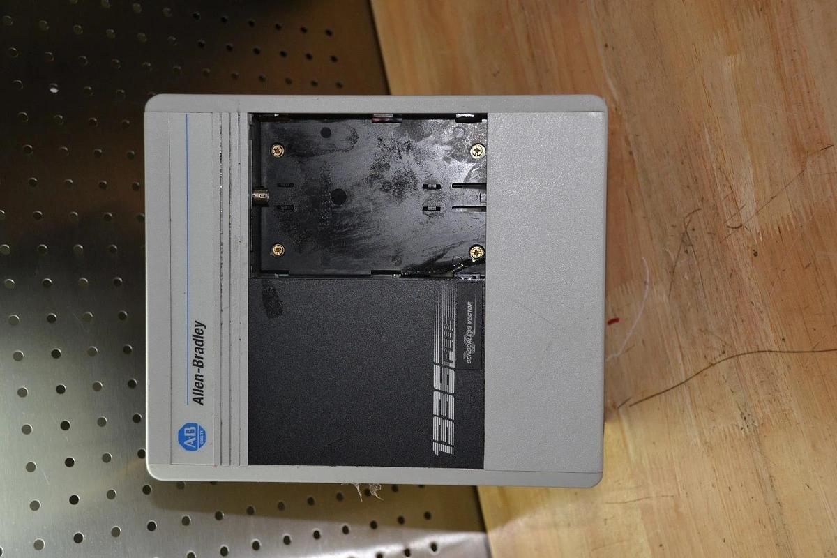 Used ALLEN BRADLEY 1336S-BRF50-AA-EN-L5 380/460V 10.7A 3PH 50/60Hz 1336 PLUS DRIVE