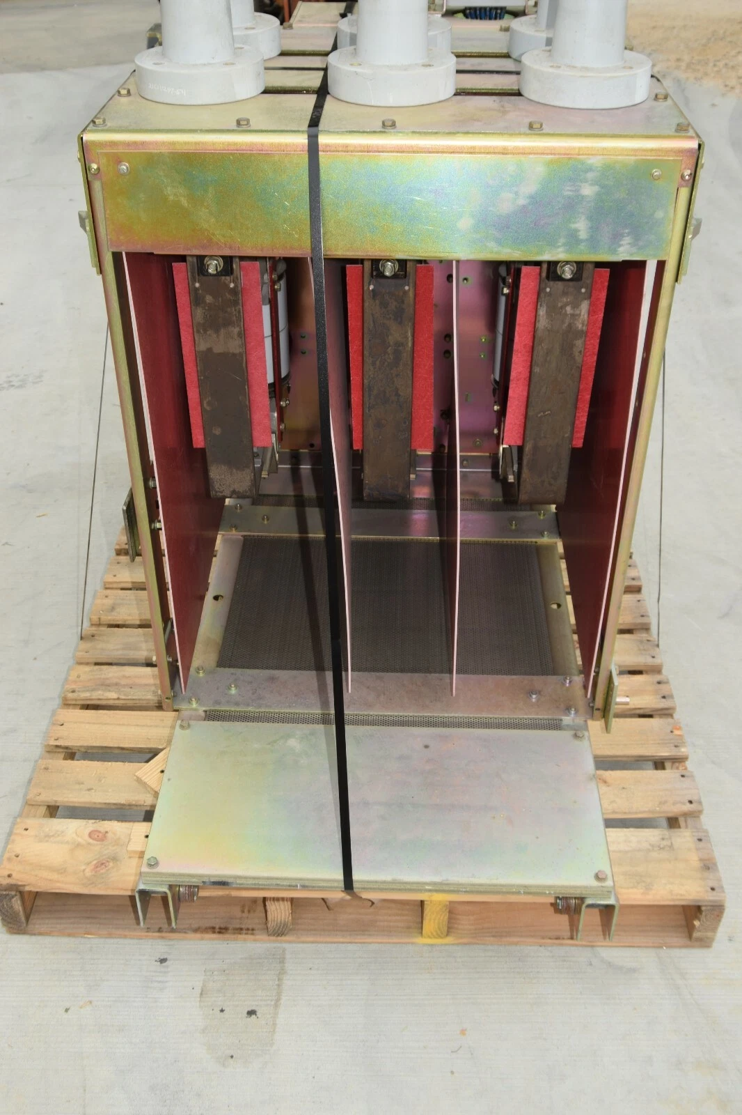 Used Cutler Hammer Vacuum Circuit Breaker 150VCP-WR1000 15 KV 1200A, 1200 Amp VCP-WR