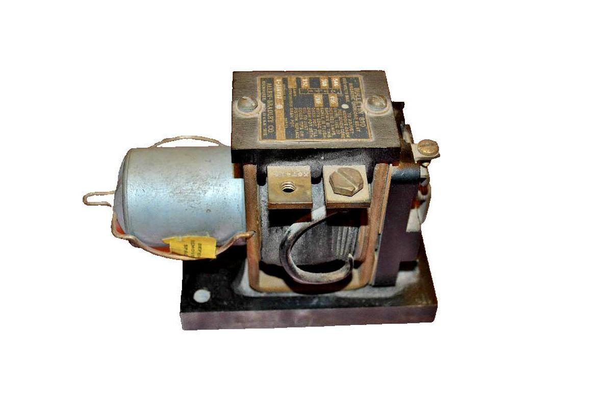 Used Allen Bradley Overload Relay X-180737 X 180737 X180737 600V 600 V