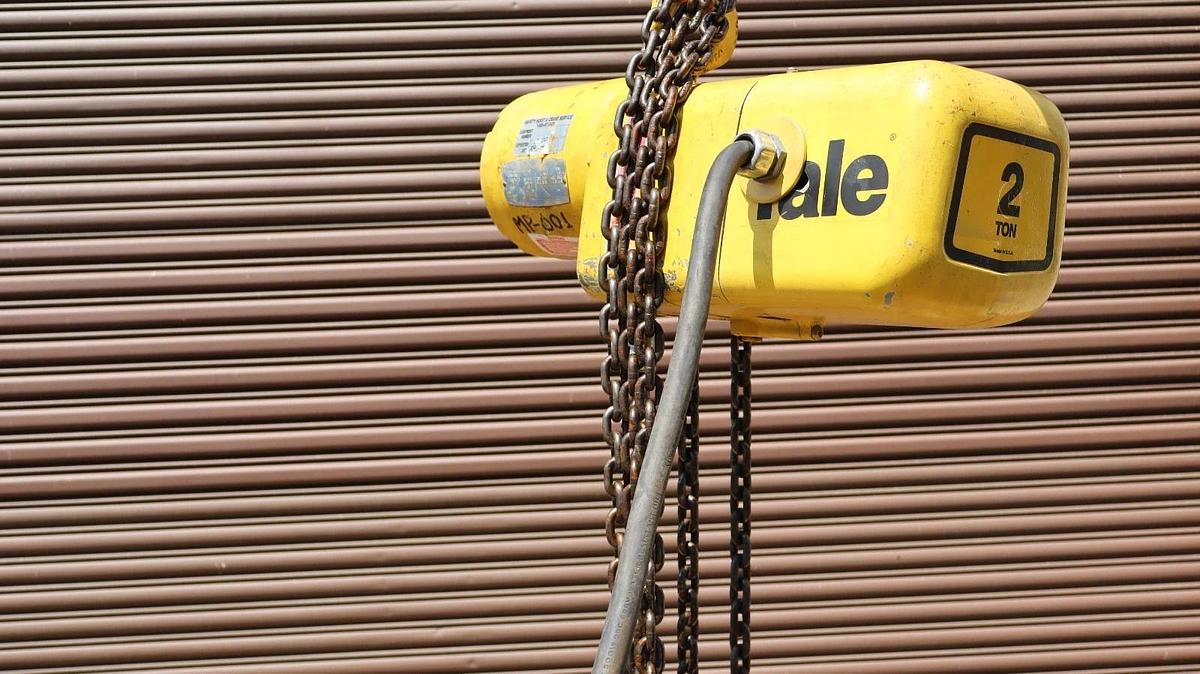 Used Yale 2 Ton Chain Hoist 4000lb 2010H083 C6T17NZ3D 460/380v 3ph 24" Chain