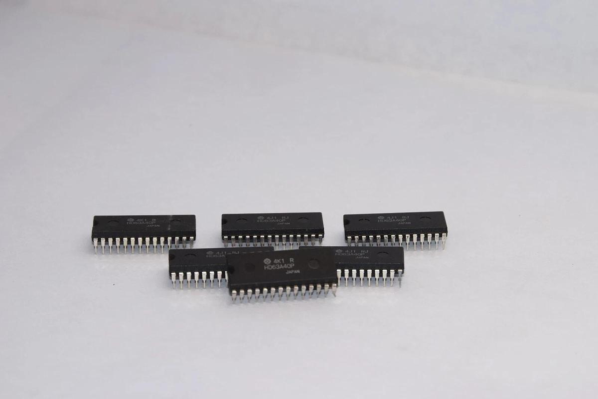 (NEW - Lot of 6) HITACHI HD63A40P 28-Pin Semi-Conductor