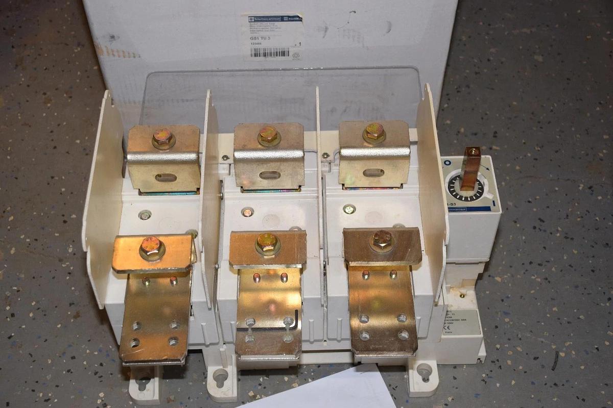 Telemecanique GS1TU3 Fuse block Disconnect Switch GS1 TU 3, (New)