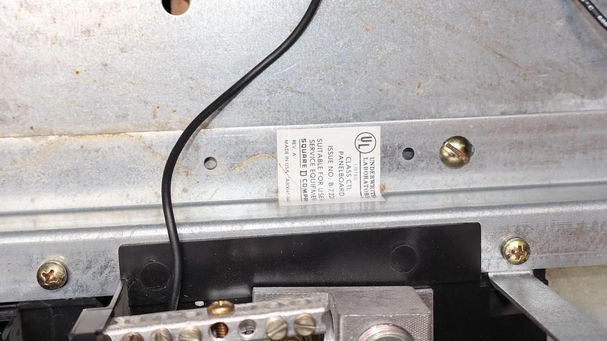 Used Square D Electric 225A Panelboard 225 A NQOD442L225CU NQODQ2 208y/120v 3ph 4w 42