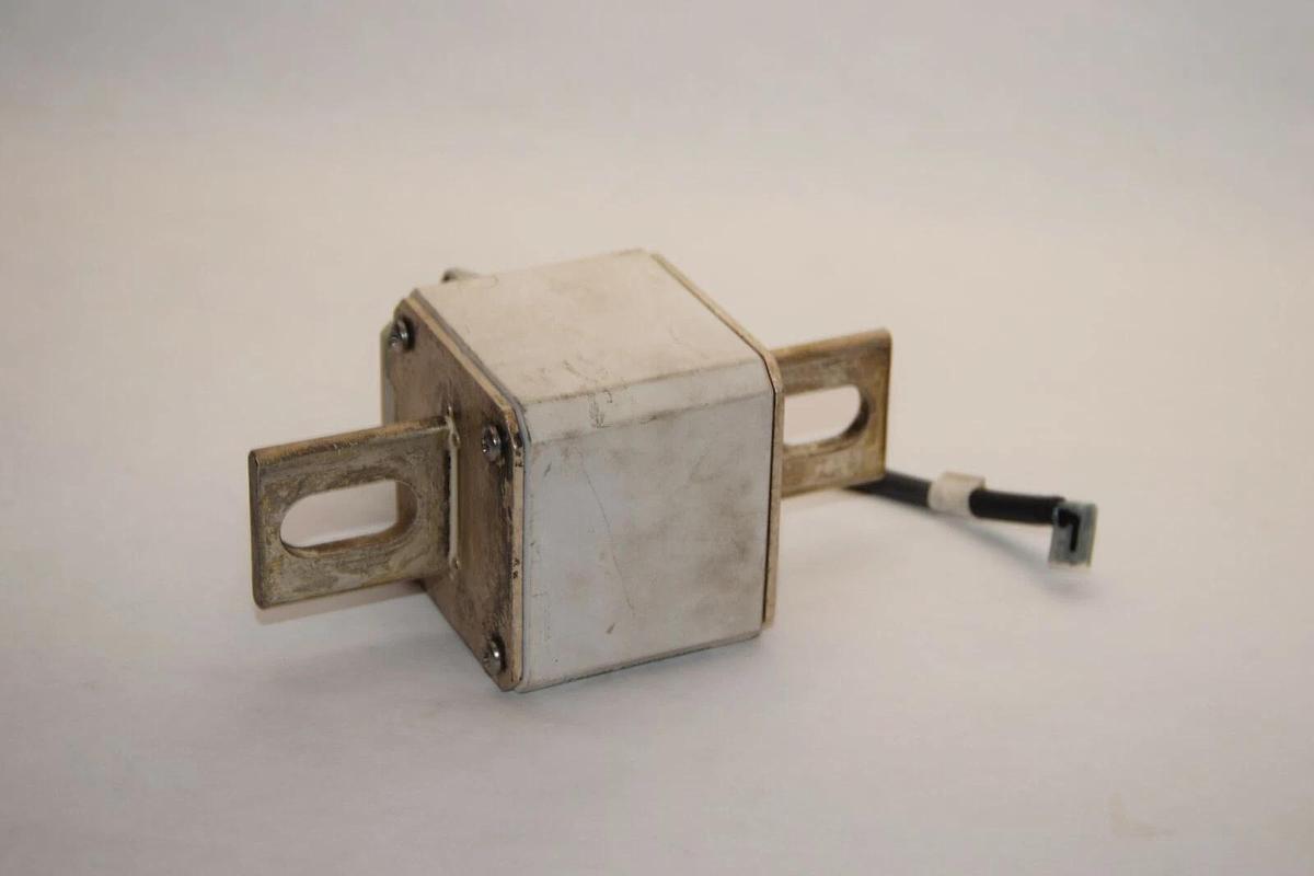 Used FERRAZ SHAWMUT S101655CF00 1300V 630A Protistor Fuse