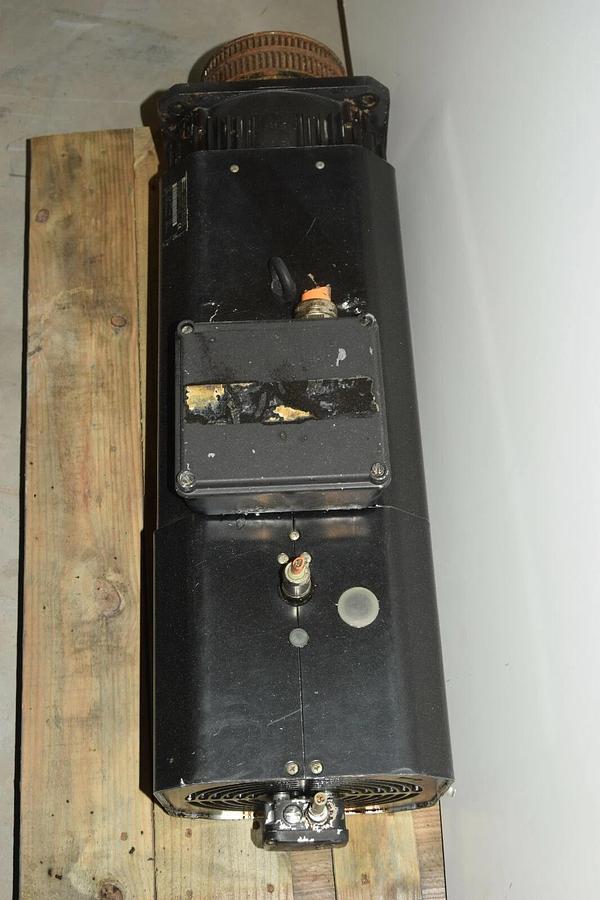 Used REXROTH INDRAMAT 3ph Induction Motor 22kW 2AD132D-B350A1-AS03-A2N1 / 237805