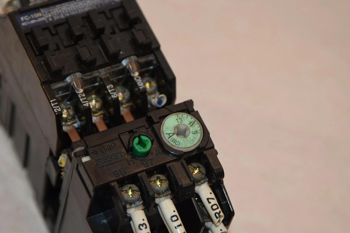 Used MATSUSHITA FC-15N STARTER WITH FT-15N RELAY 9A-13A 100-110V AC 50/60Hz COIL