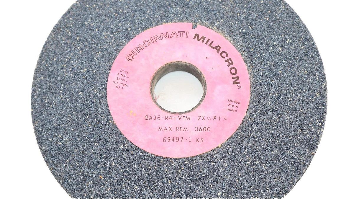 (NEW) CINCINNATI MILACRON 2A36-R4-VFM 7" OD x 1/2" Wide 1-1/4" ID Grinding Wheel