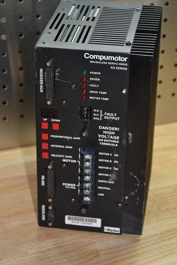 Parker Compumotor Brushless Servo Drive KS Series KSX-DRIVE-230 Rev: 3S NEW