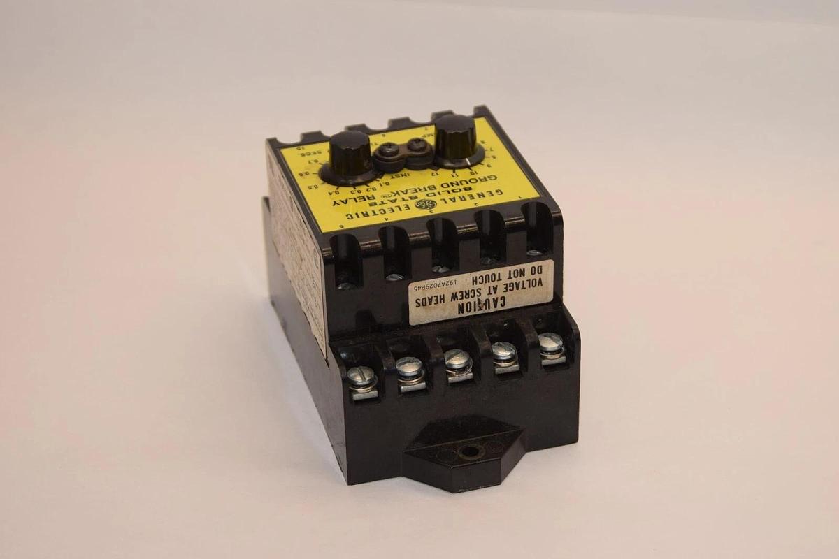 Used GENERAL ELECTRIC GE SOLID STATE GROUND BREAK RELAY TGMR1D NP266205-32