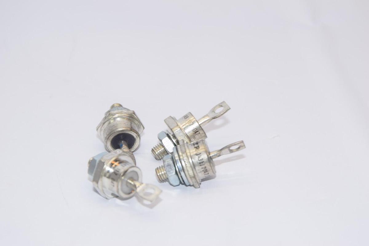 (NEW - Lot of 4) I/R INTERNATIONAL RECTIFIER 143 117 047 Diode Stud With Nut