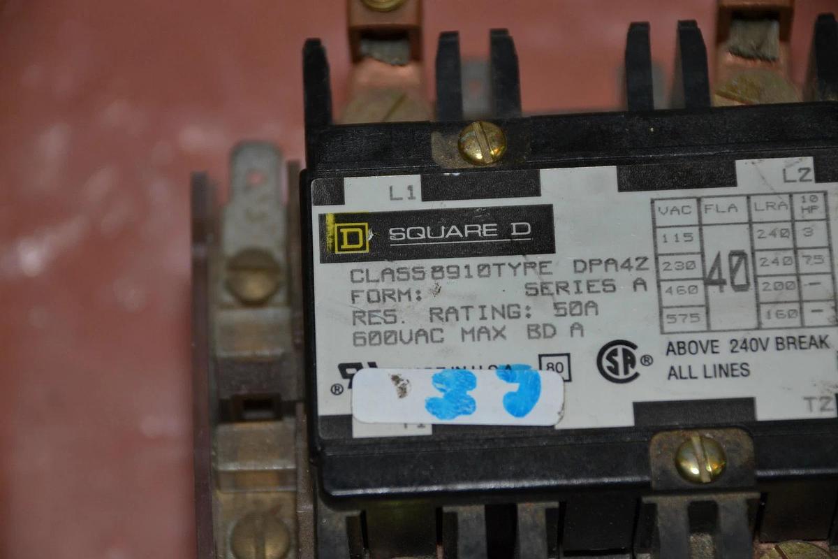 Used SQUARE D CONTACTOR CLASS 8910 TYPE DPA4Z 8910DPA4Z 120V COIL