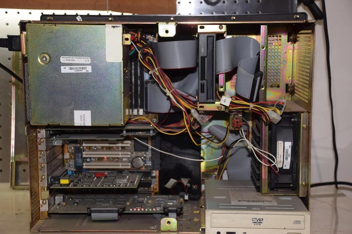 Used ALLEN BRADLEY 6180 INDUSTRIAL COMPUTER 6180-FLIFGLDHHCZ