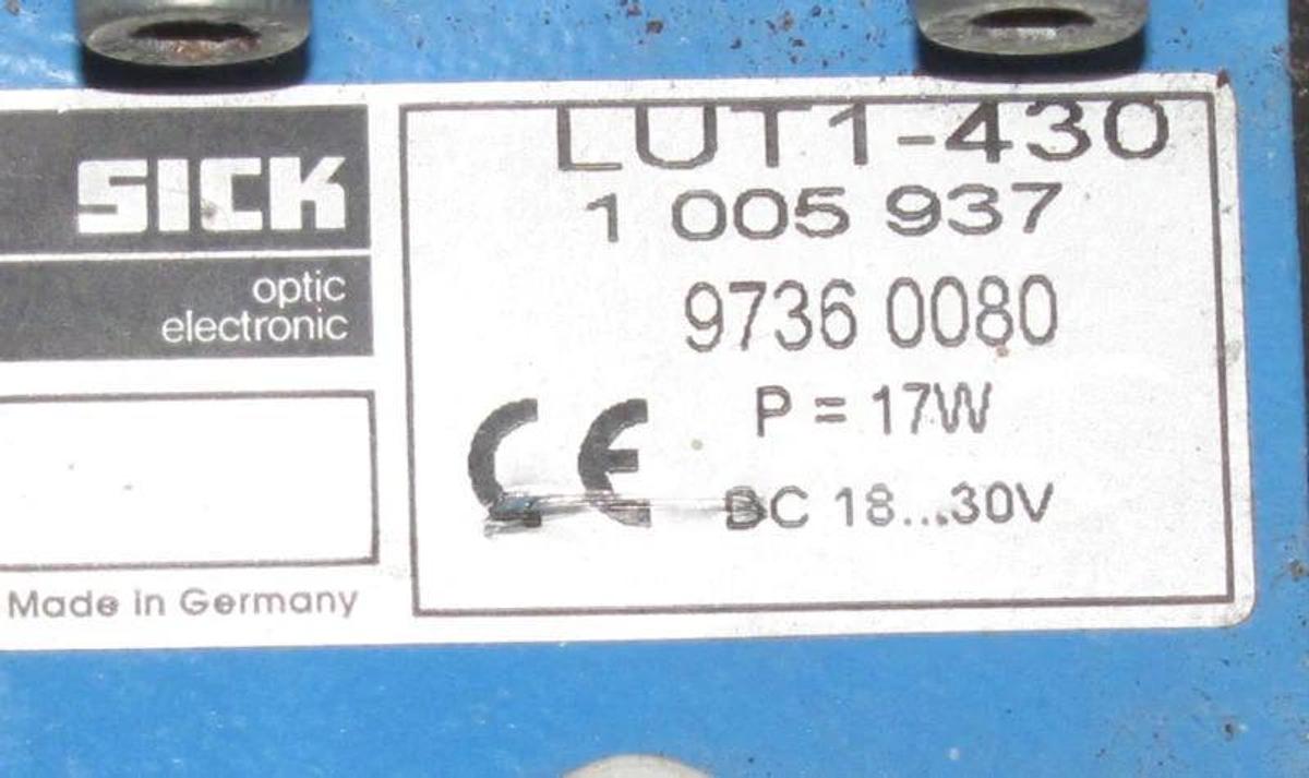 Used SICK LUMINESCENCE SENSOR SCANNER  LUT1-430 LUT1430 1005 937