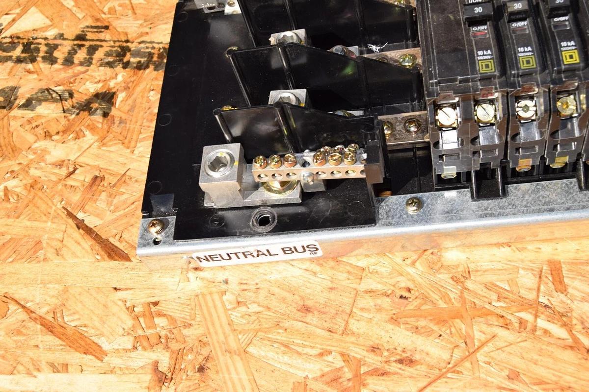 Used Square D 42 Circ 225A Main Lug Panelboard Interior NQOM442L225GSA 3ph 15a 20a 30