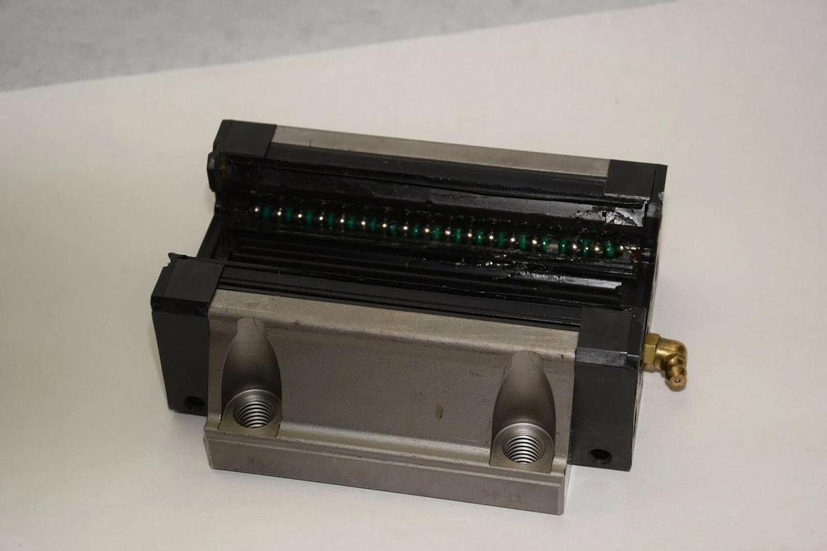 THK SHS45C UP7E4-KB LINEAR BALL BEARING BLOCK NEW