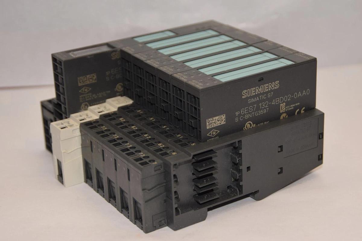 Used SIEMENS 6ES7 193-4JA00-0AA W/ 6ES7 151-1AA05-0AB0 , 6ES7 138-4CA01-0AA0 Module