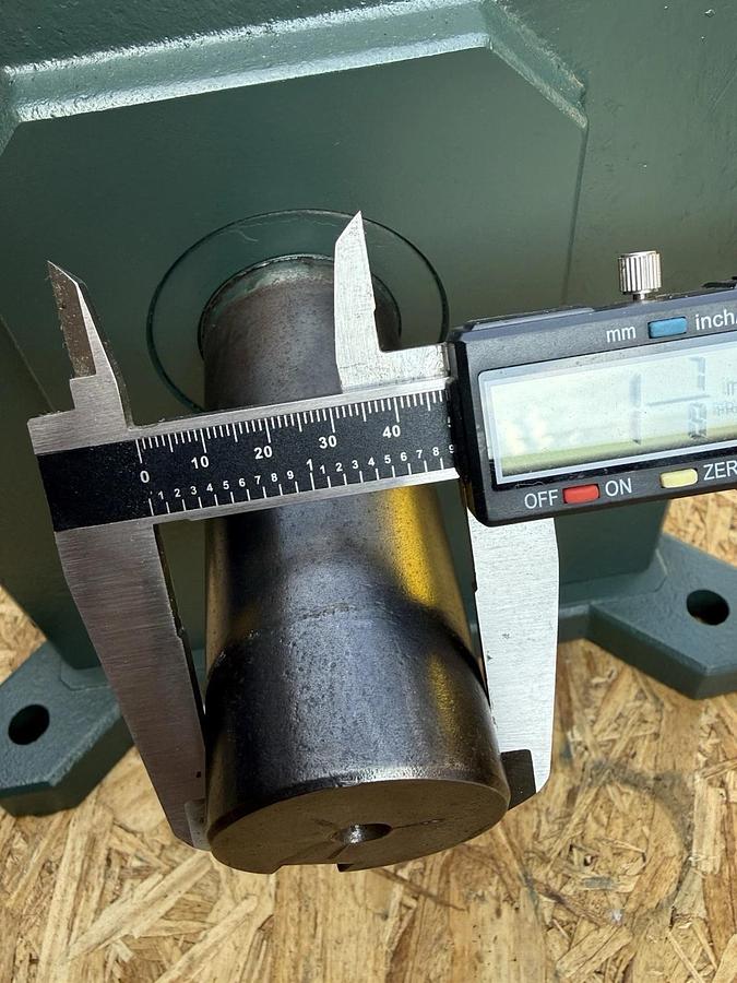 Refurbished Grove Gear Flexaline U242-1 Worm Gearbox 25:1 Speed Reducer 6.24HP 1-1/4" 1-7/8"